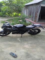 YAMAHA R15 V3